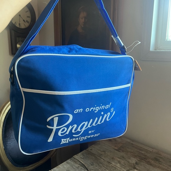Original Penguin Vibrant Blue Messenger Bag - Picture 1 of 4